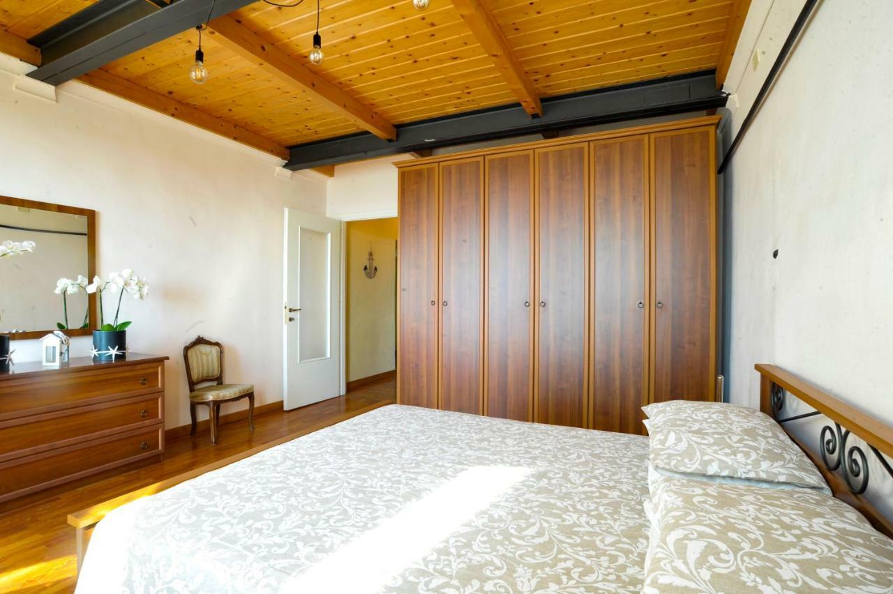 Maison Du Port Vieux Apartment Sanremo Luaran gambar